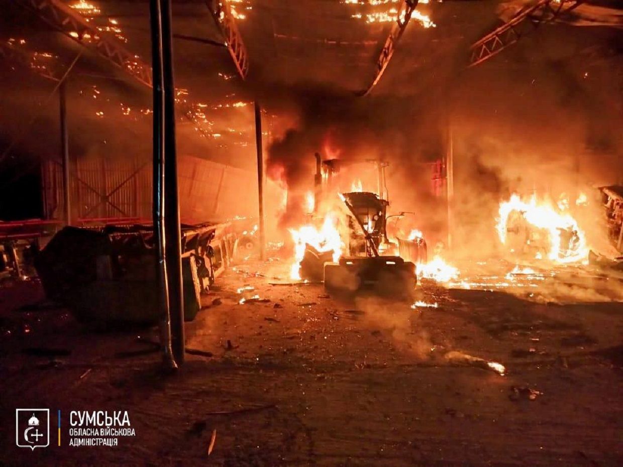 Росіяни вдарили по господарству на Сумщині Росіяни вдарили по господарству на Сумщині