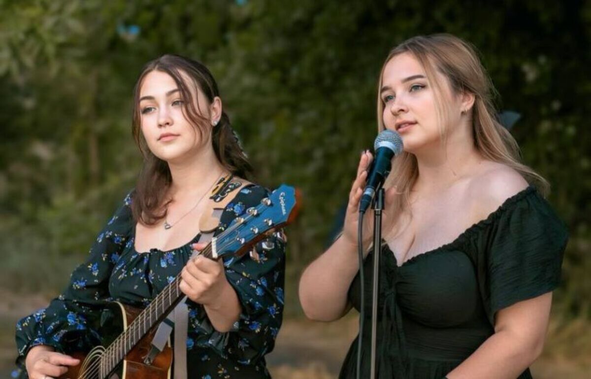 Кристина Спицына и Светлана Семейкина Кристина Спицына и Светлана Семейкина