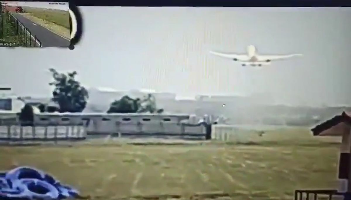 Кадри перед авіакатастрофою в Індії - 24 Канал Кадри перед авіакатастрофою в Індії - 24 Канал