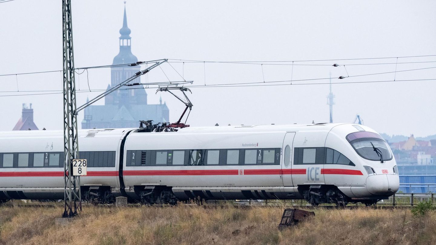 Поезд Deutsche Bahn Поезд Deutsche Bahn