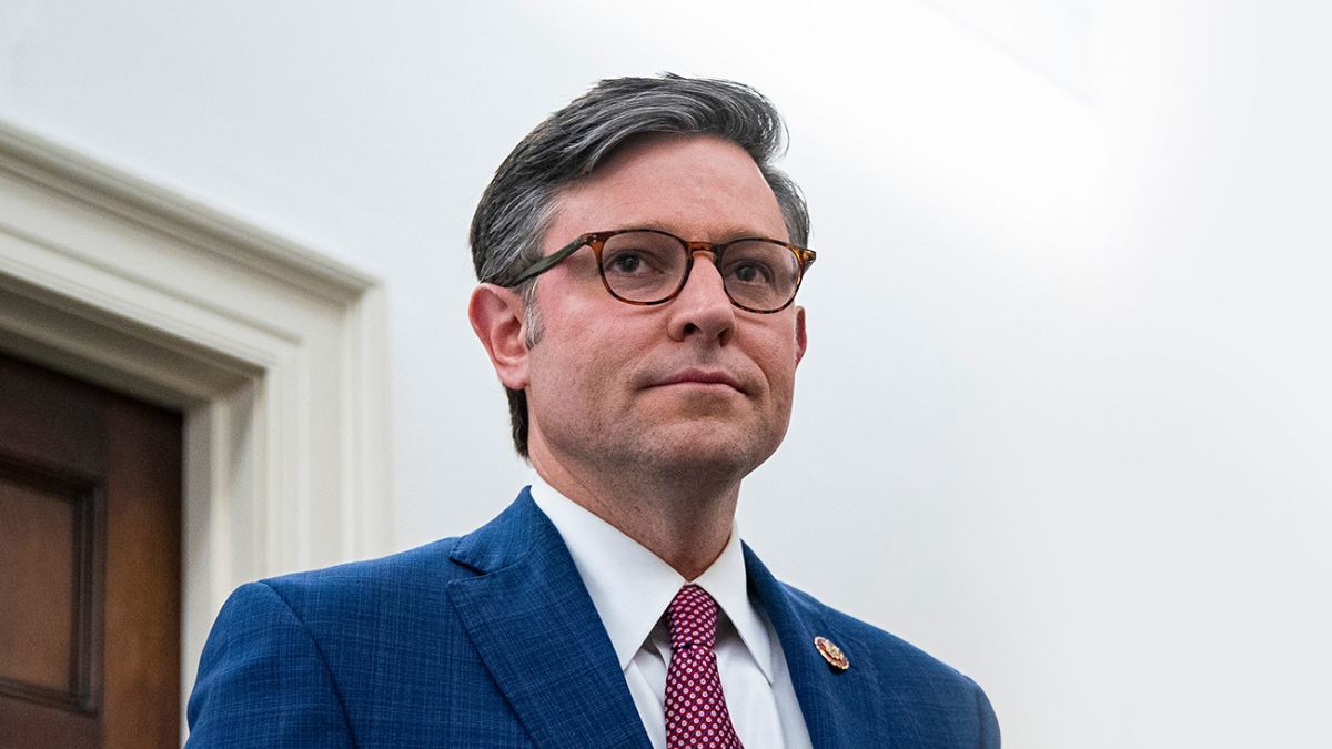 Майк Джонсон переконав одного зі спікерів підтримати проєкт Майк Джонсон переконав одного зі спікерів підтримати проєкт