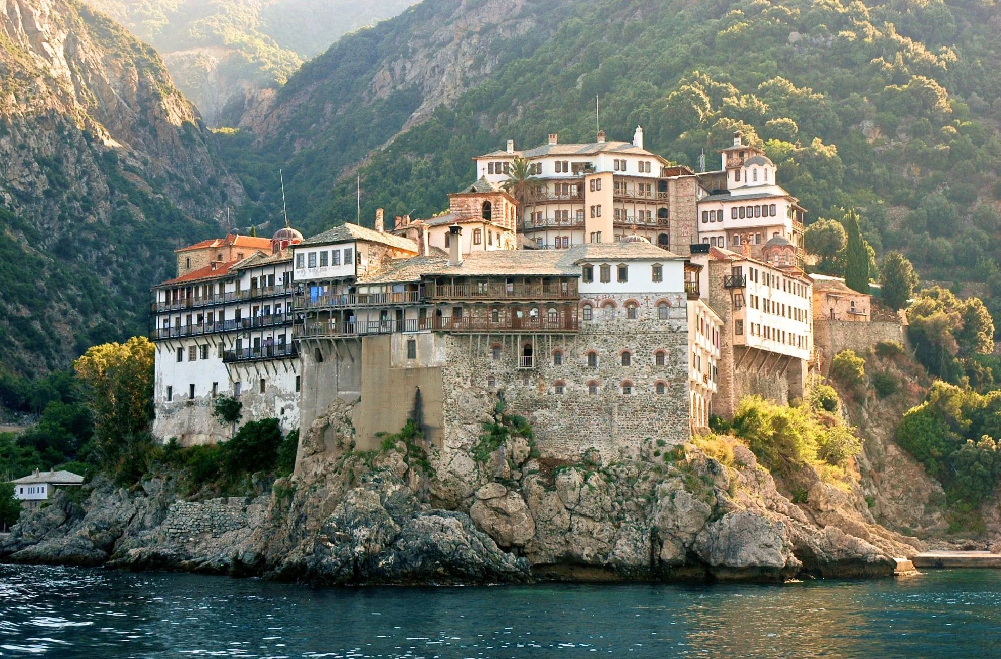 Землетрус пошкодив багатовікові монастирі на грецькій горі Афон