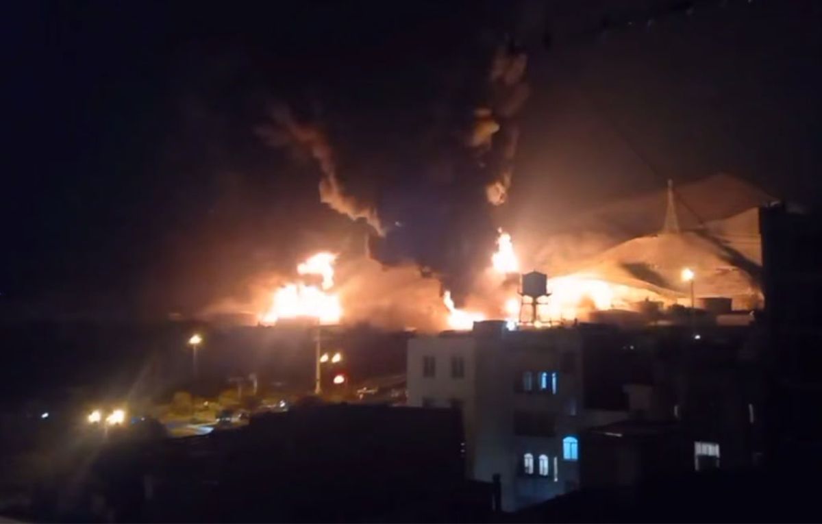 Война Израиля и Ирана - есть атаки по нефтяным объектам - видео - Геополитика Война Израиля и Ирана - есть атаки по нефтяным объектам - видео - Геополитика