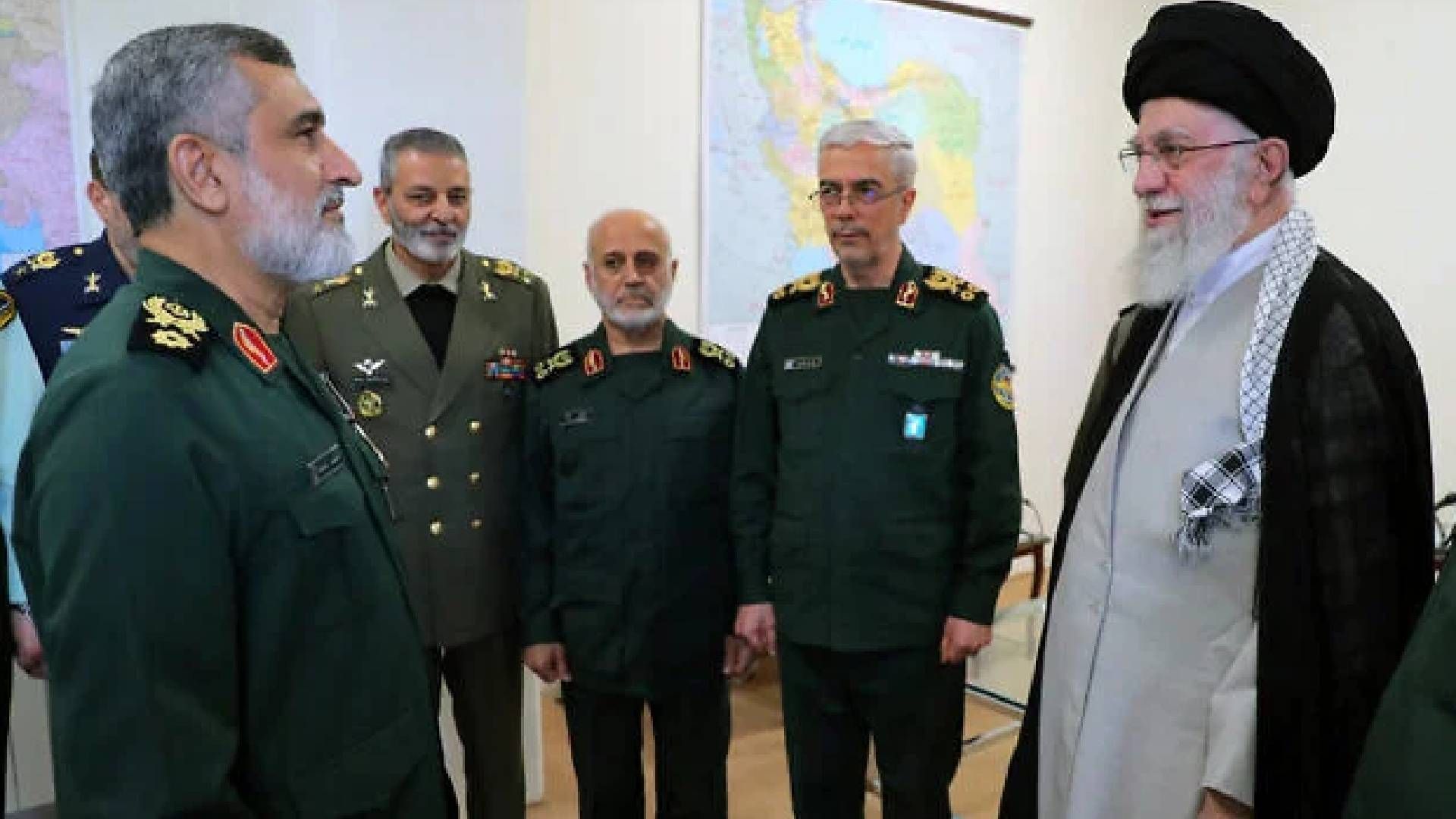 Иран подтвердил гибель 8 высокопоставленных чиновников Иран подтвердил гибель 8 высокопоставленных чиновников