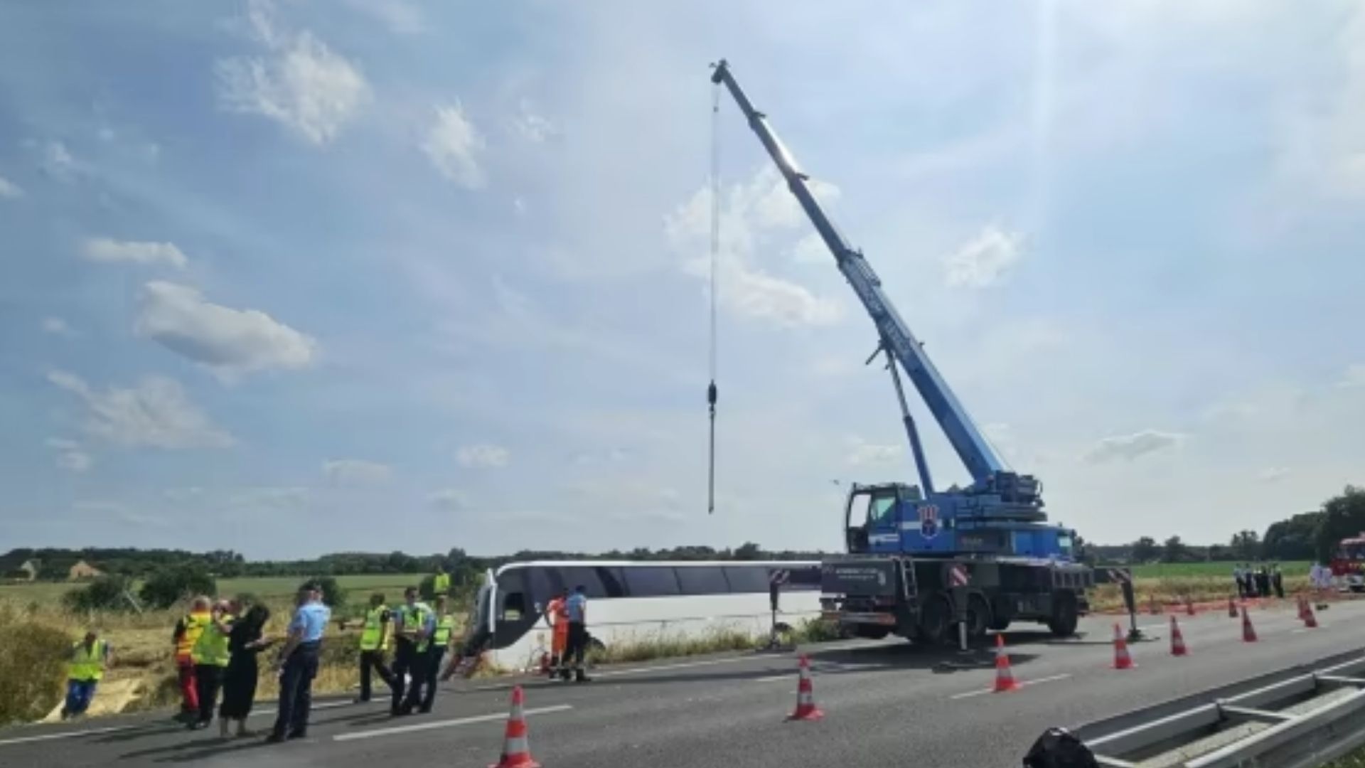 У Франції у ДТП потрапив автобус переважно з українськими підлітками У Франції у ДТП потрапив автобус переважно з українськими підлітками