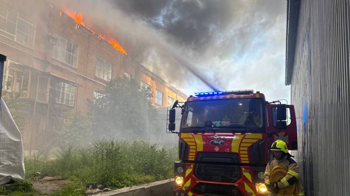 У Рівному горить будинок 16 червня У Рівному горить будинок 16 червня