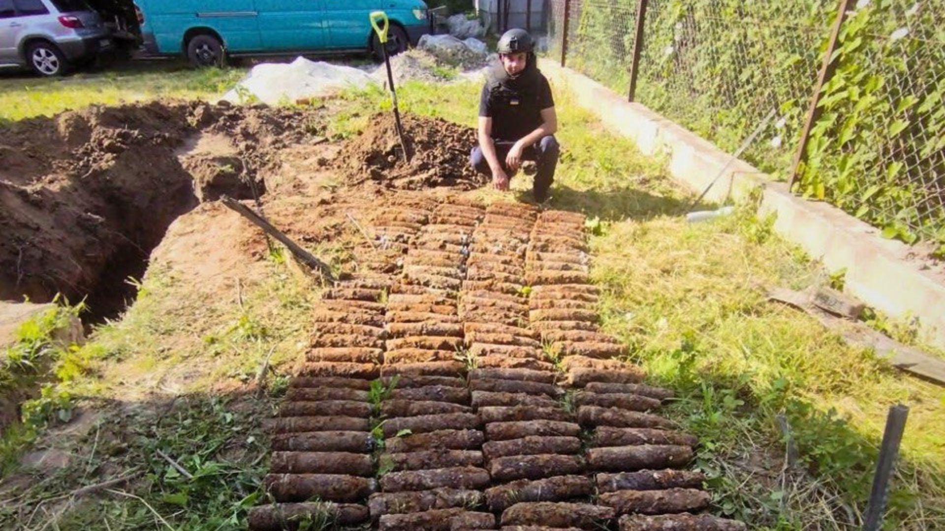 Цікава знахідка біля житлового будинку у Львові Цікава знахідка біля житлового будинку у Львові