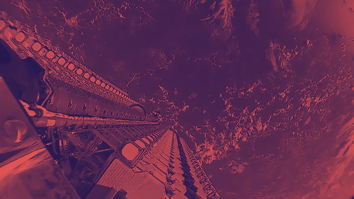 Спутники Starlink перед выходом на орбиту Спутники Starlink перед выходом на орбиту