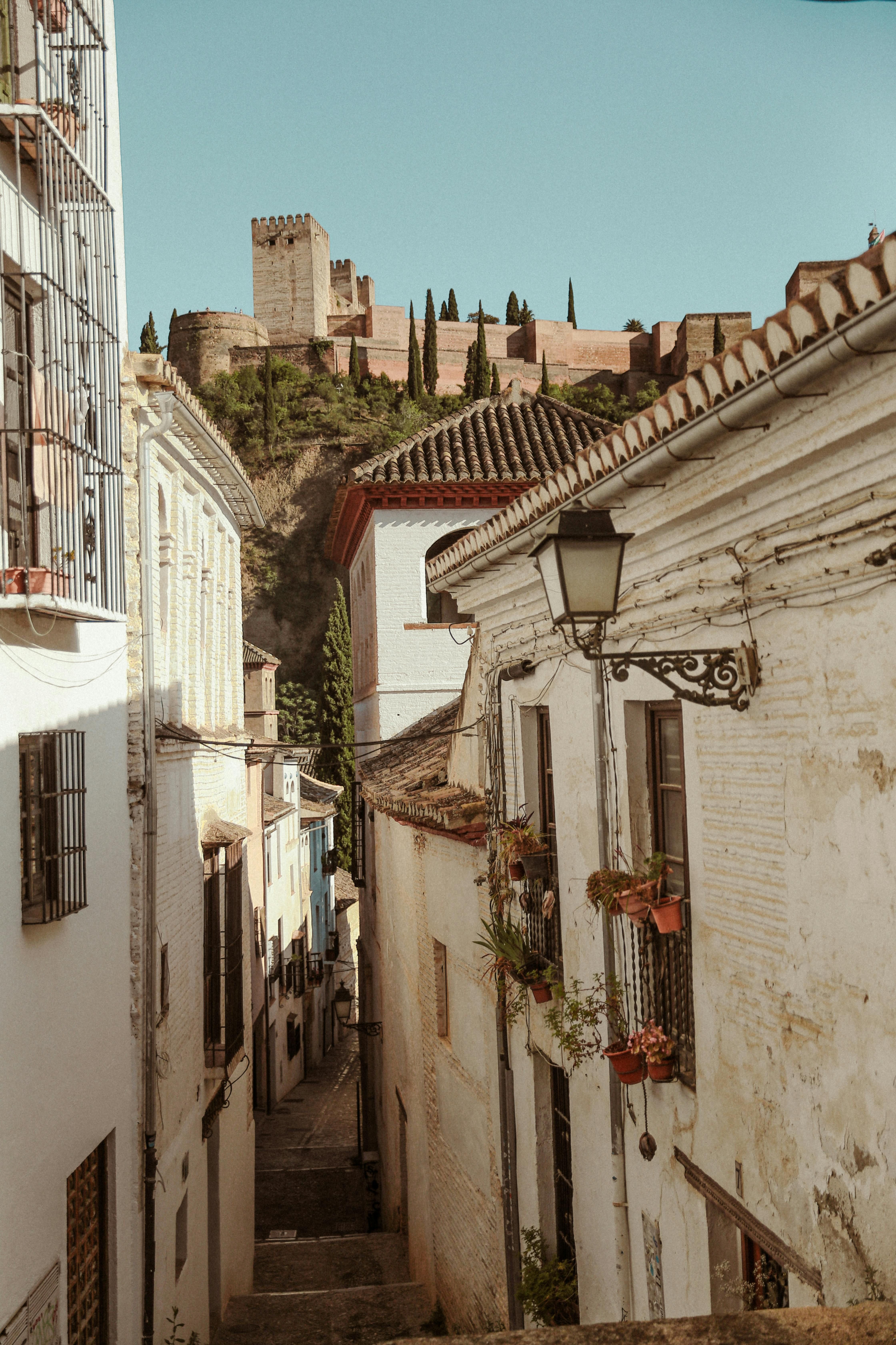 Сколько надо средств для аренды жилья в Испании