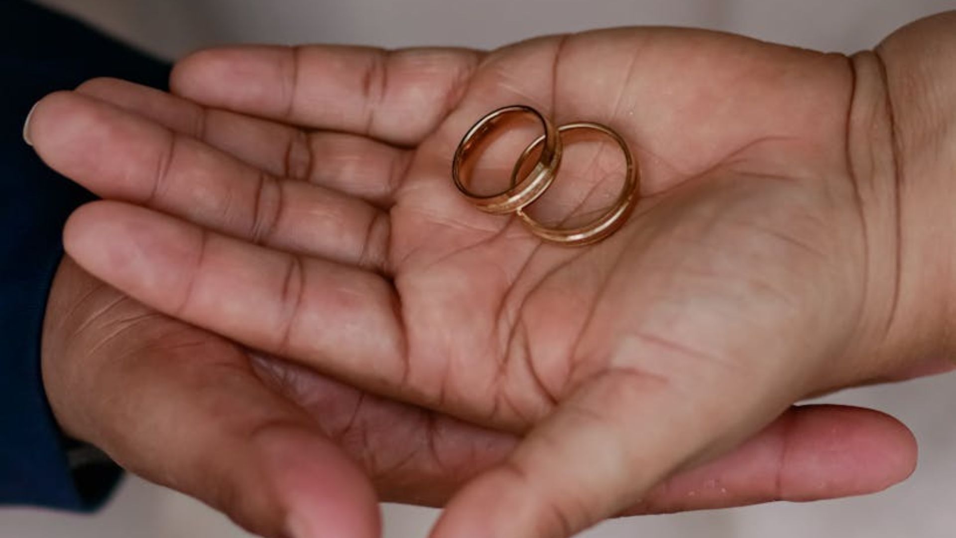 Мужчина женился на бывшей теще для выезда за границу