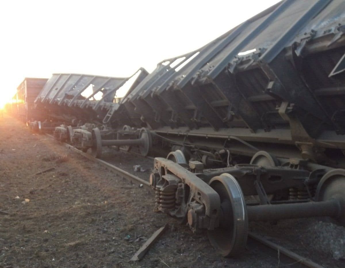 Росіяни знищують зерно Росіяни знищують зерно