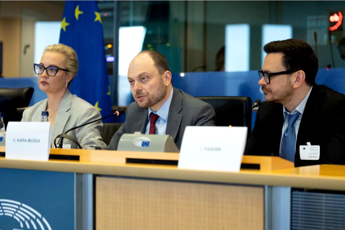 Навальна, Кара-Мурза, Яшин дають пресконференцію в Бельгії Навальна, Кара-Мурза, Яшин дають пресконференцію в Бельгії