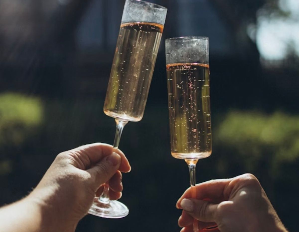 Шампанське з бузини