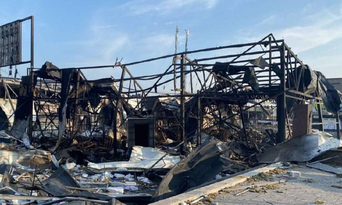 Россияне уничтожили отделение "Новой почты" в Запорожье Россияне уничтожили отделение "Новой почты" в Запорожье