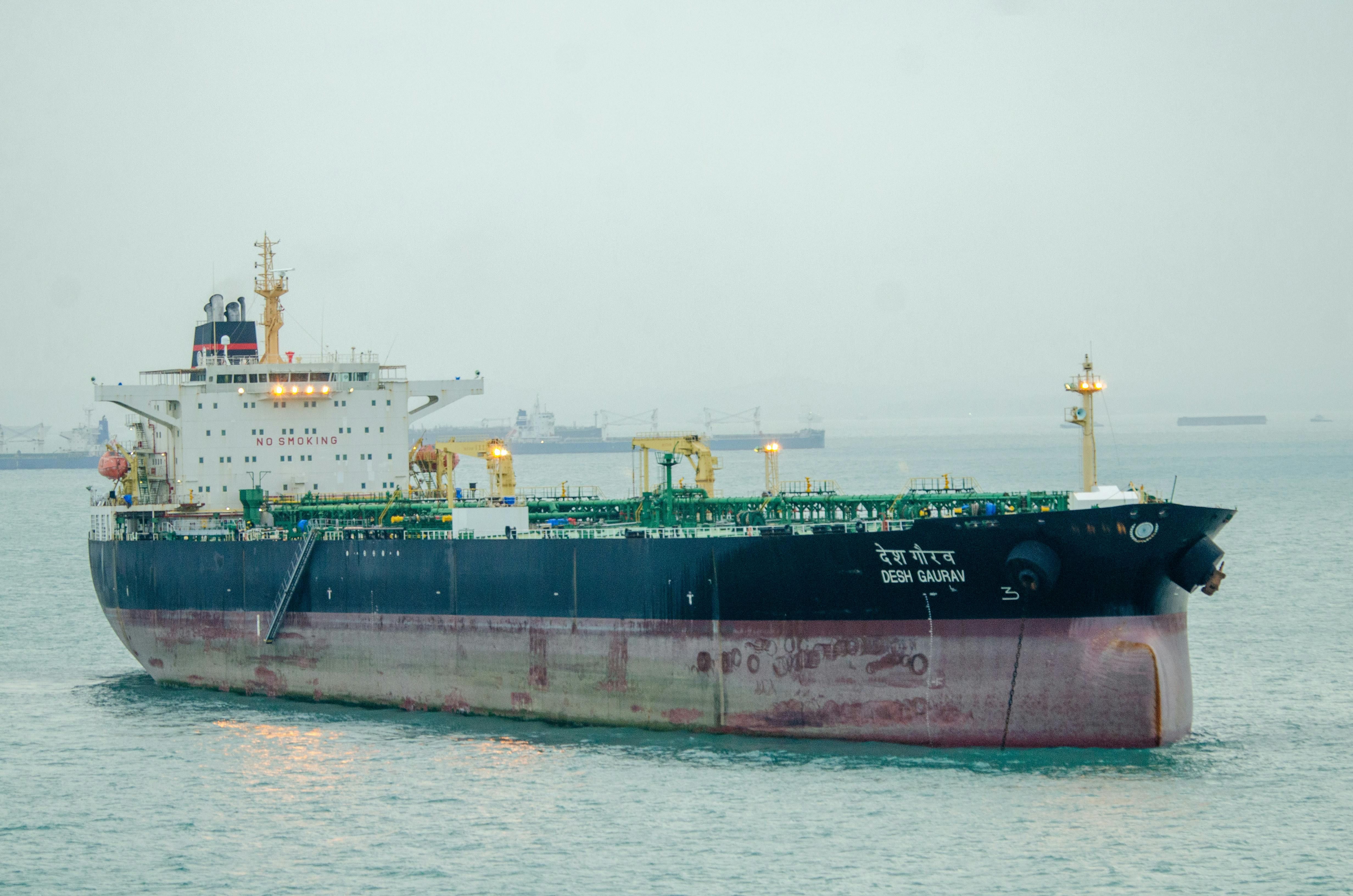 Нафтовий тиск: що станеться, якщо Іран перекриє Ормузьку протоку - Економіка Нафтовий тиск: що станеться, якщо Іран перекриє Ормузьку протоку - Економіка