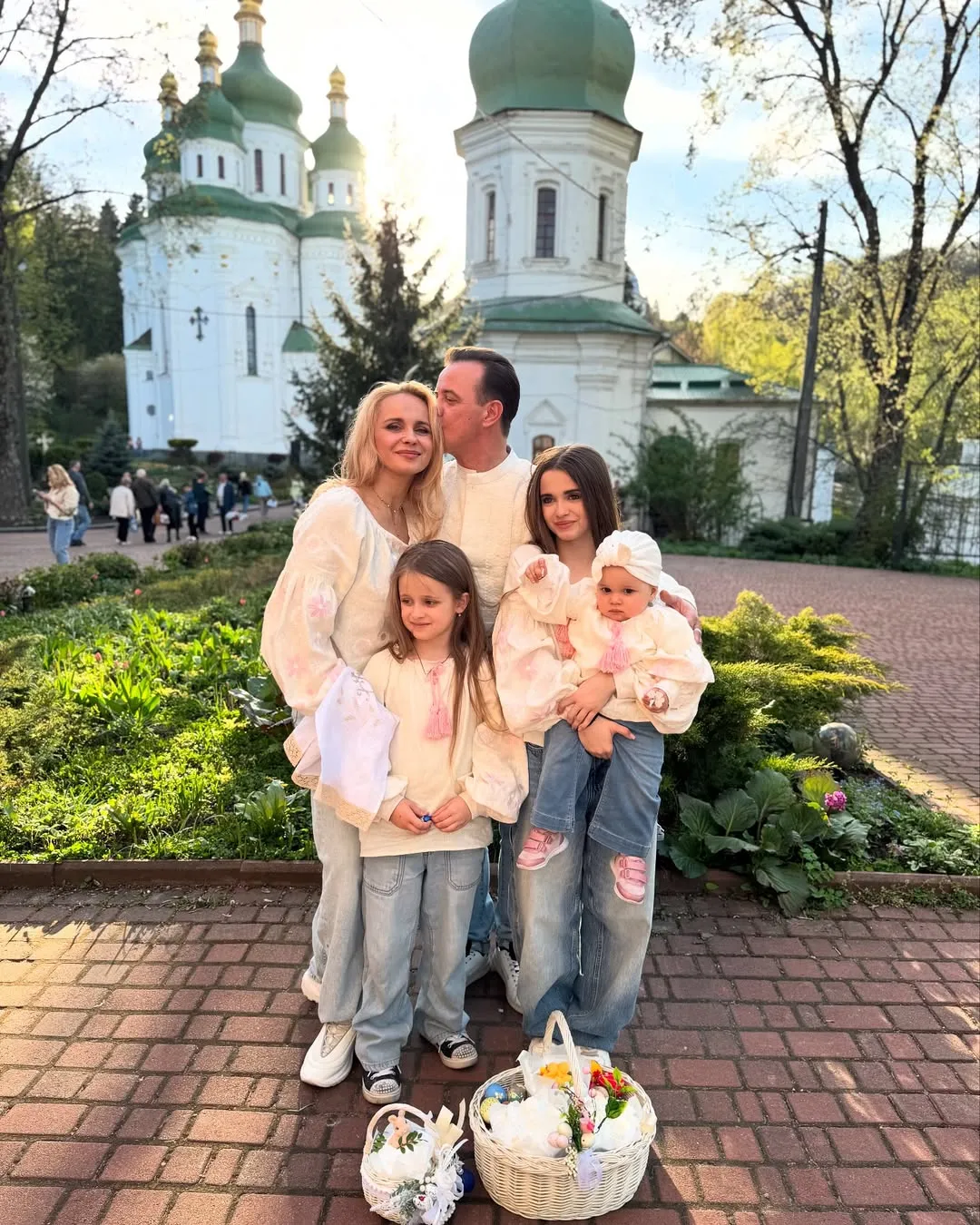 Андрей Дикий с семьей Андрей Дикий с семьей