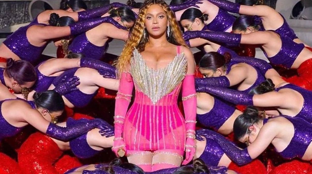 Їх носять Мадонна, Белла Хадід, Бейонсе та інші: які українські бренди підкорили серця зірок - Show24 Їх носять Мадонна, Белла Хадід, Бейонсе та інші: які українські бренди підкорили серця зірок - Show24