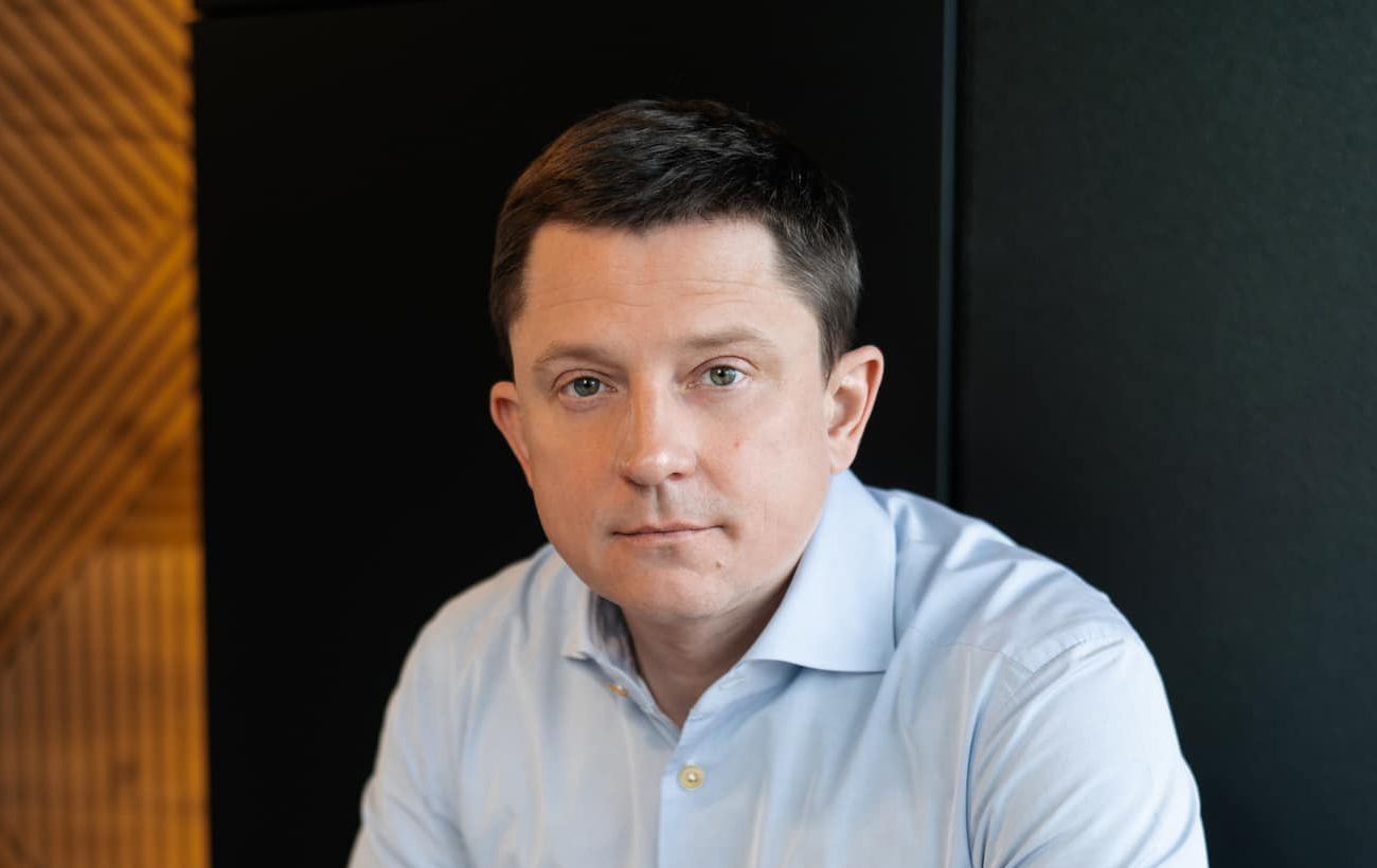 Олесь Довгий сложил мандат нардепа Олесь Довгий сложил мандат нардепа