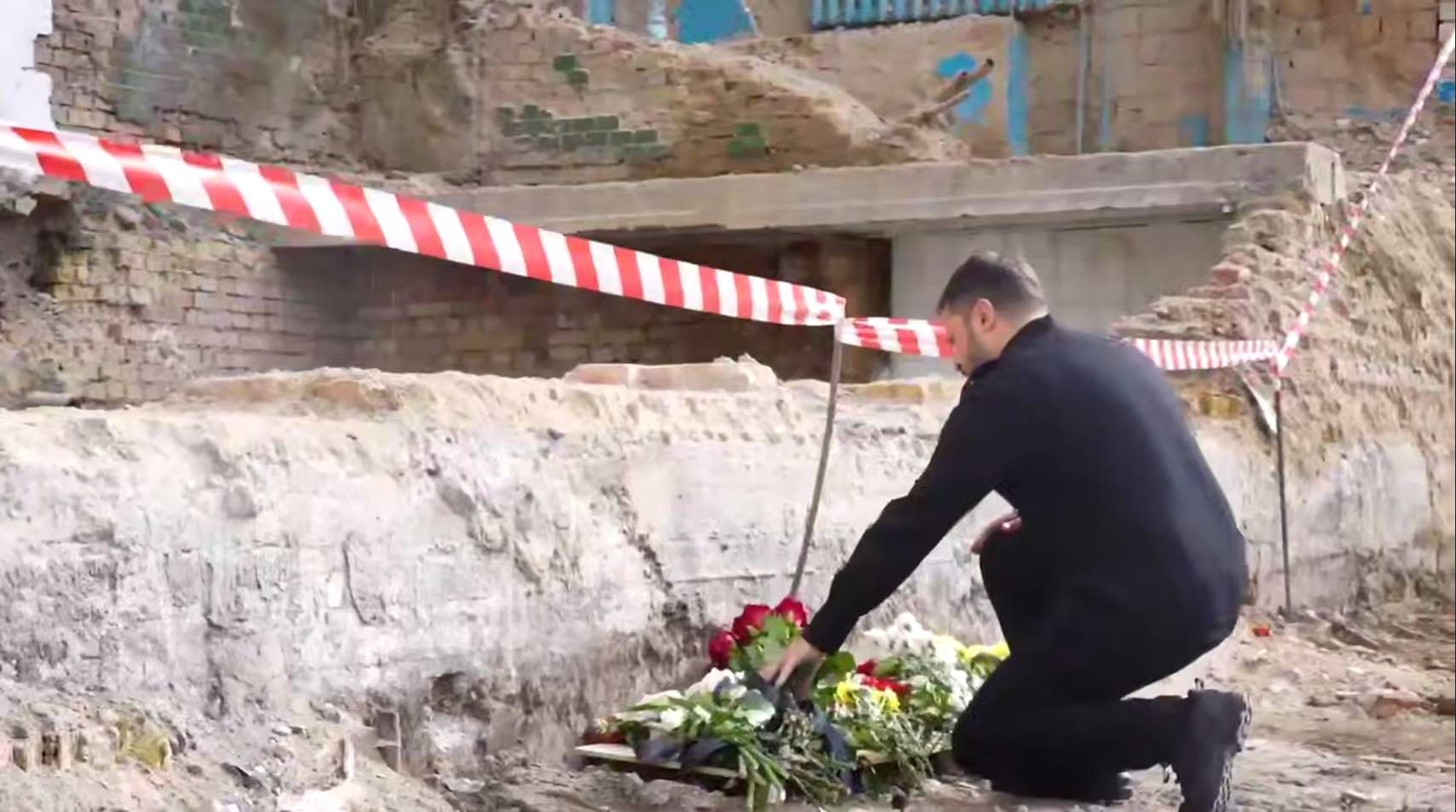 Зеленський відвідав місце трагедії в Солом'янському районі Києва