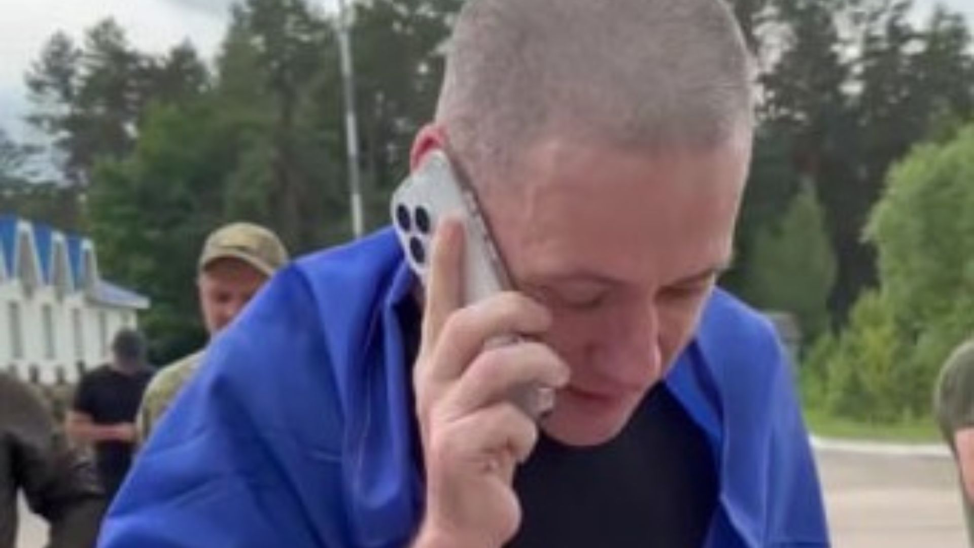 Трогательное видео разговора освобожденного украинца с родными