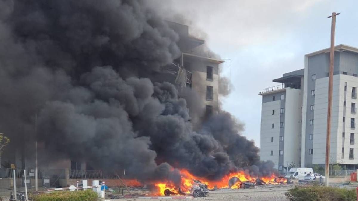 Иран атаковал технологический парк в израильской Беэр-Шеве Иран атаковал технологический парк в израильской Беэр-Шеве