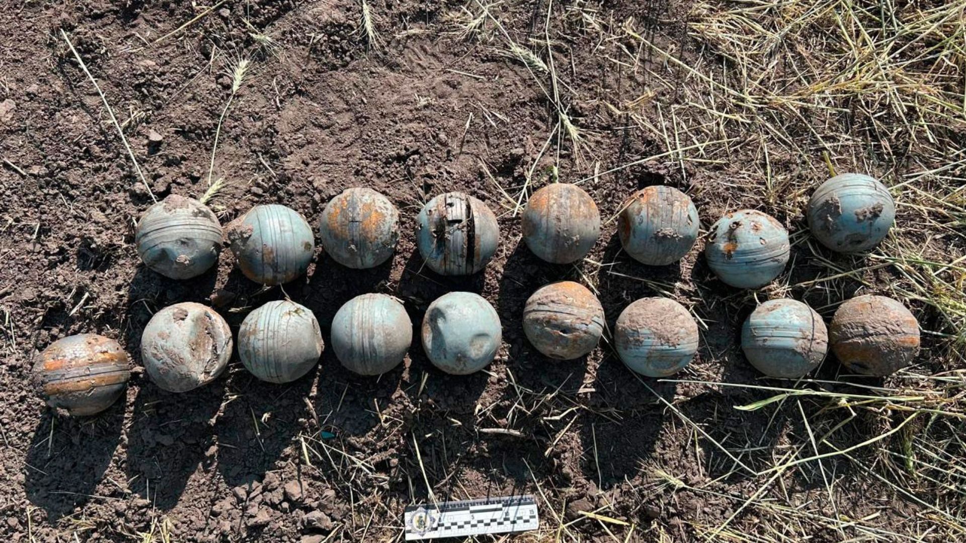 Смертельная угроза: после атаки по Кременчугу обнаружили кассетные элементы от боеприпасов - 24 Канал Смертельная угроза: после атаки по Кременчугу обнаружили кассетные элементы от боеприпасов - 24 Канал