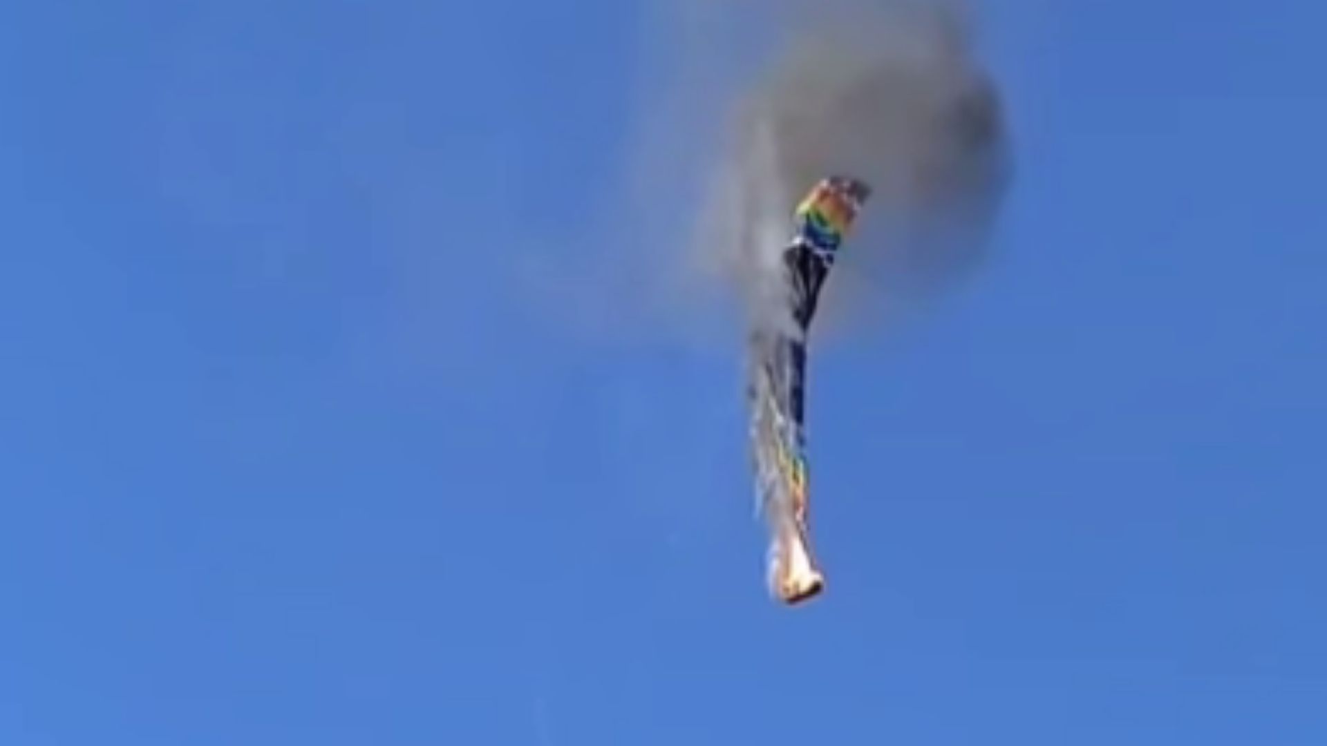 Момент падіння повітряної кулі у Бразилії Момент падіння повітряної кулі у Бразилії