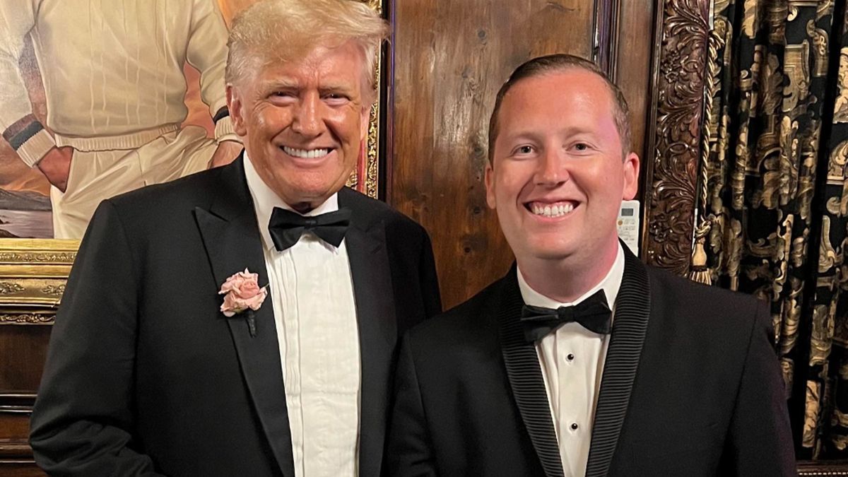 Директор Білого дому приховує своє минуле Директор Білого дому приховує своє минуле