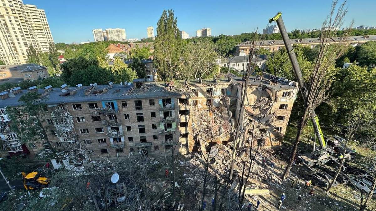 Оккупанты отрицают удар по многоэтажке в Киеве Оккупанты отрицают удар по многоэтажке в Киеве