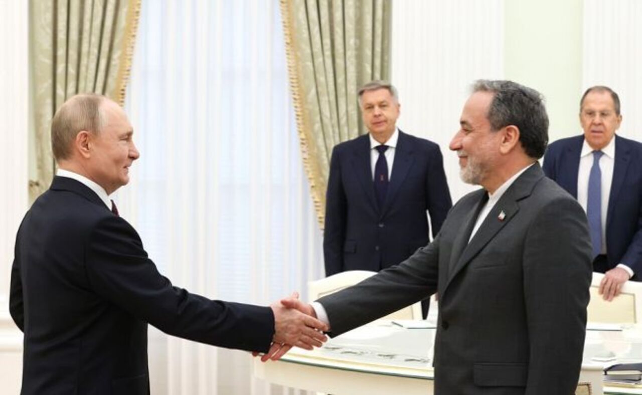 Аббас Арагчі прилетів у Росію, щоб зустрітися з Володимиром Путіним Аббас Арагчі прилетів у Росію, щоб зустрітися з Володимиром Путіним