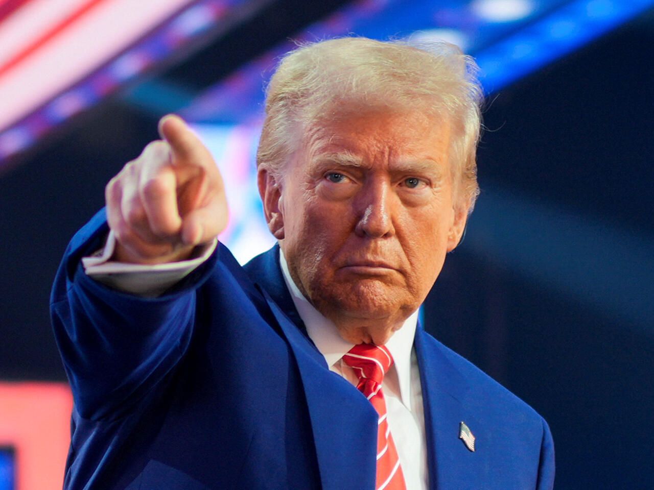 Син Трампа відкриває елітний осередок фанів свого батька Син Трампа відкриває елітний осередок фанів свого батька