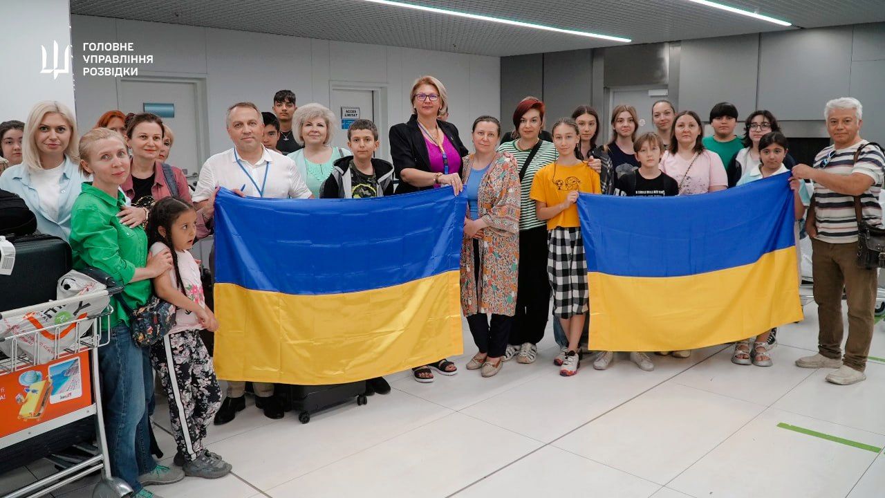 ГУР та МЗС евакуювали 31 українця з Ірану