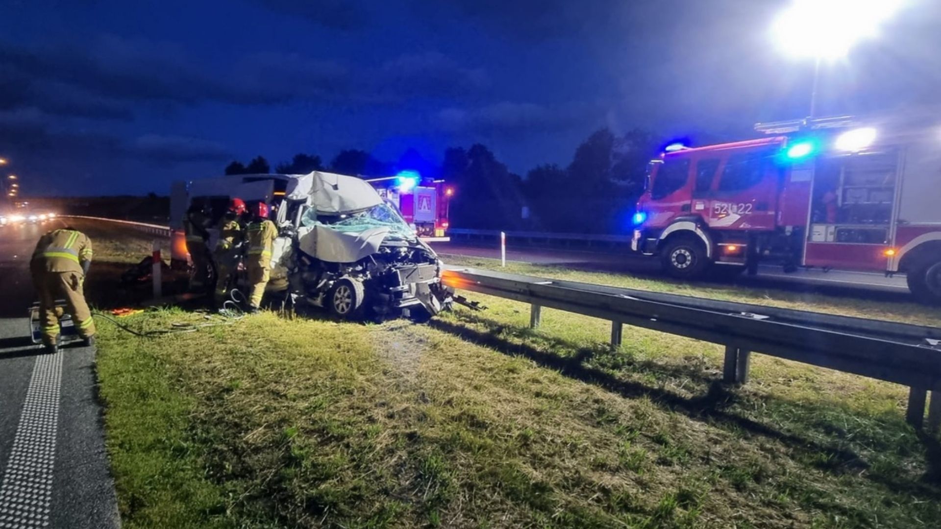 У Польщі сталася ДТП за участю мікроавтобуса та вантажівки: усі учасники аварії – українці - 24 Канал У Польщі сталася ДТП за участю мікроавтобуса та вантажівки: усі учасники аварії – українці - 24 Канал