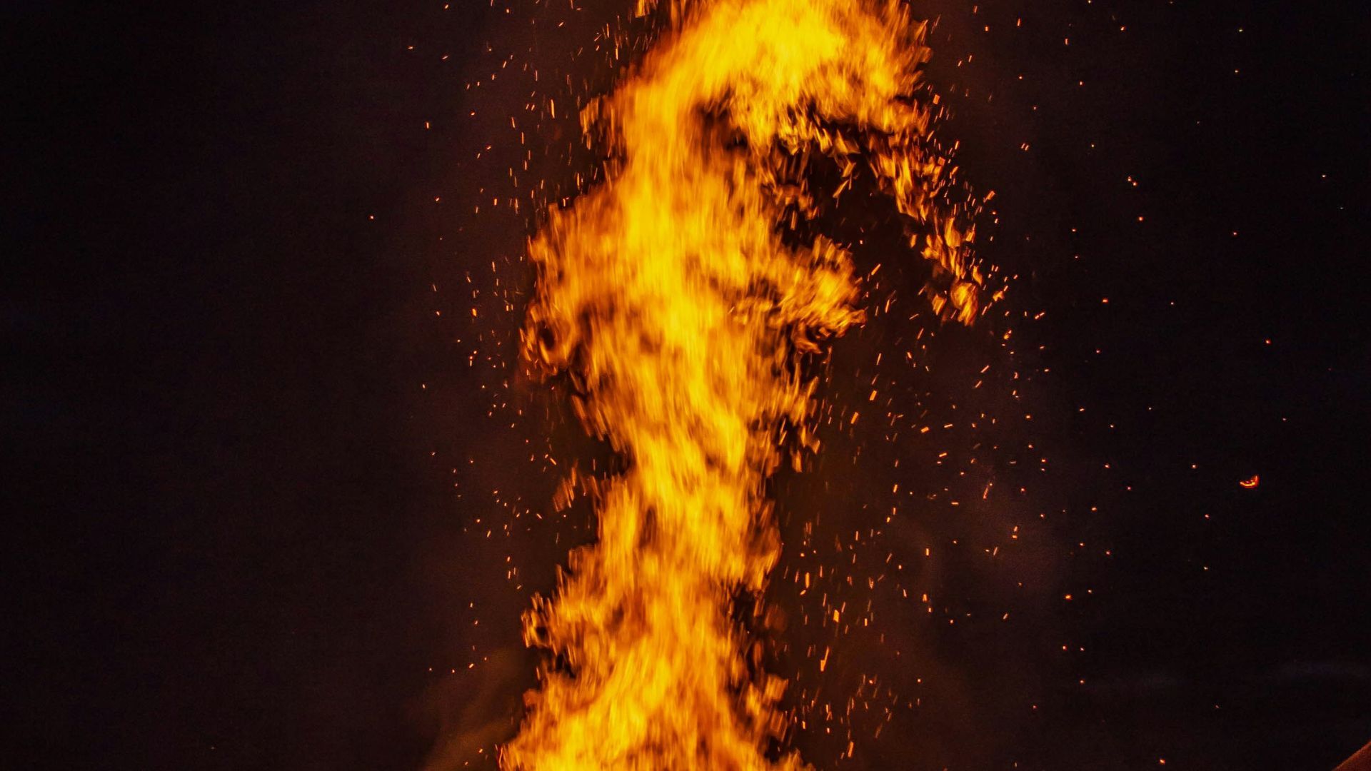 В России бушуют масштабные лесные пожары, но ресурсы идут на войну против Украины, – ЦПД - 24 Канал В России бушуют масштабные лесные пожары, но ресурсы идут на войну против Украины, – ЦПД - 24 Канал