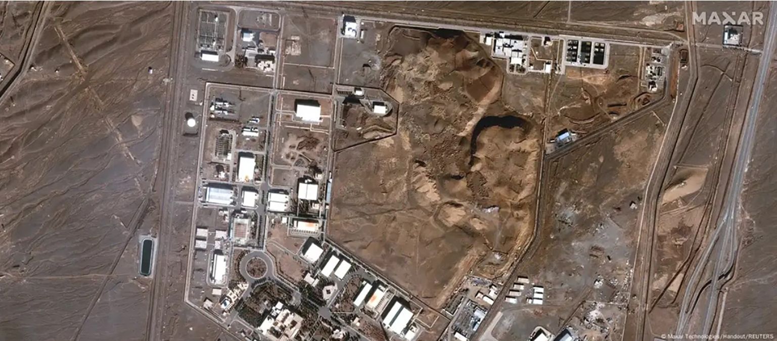 Супутниковий знімок ядерного об'єкту в Натанзі Супутниковий знімок ядерного об'єкту в Натанзі