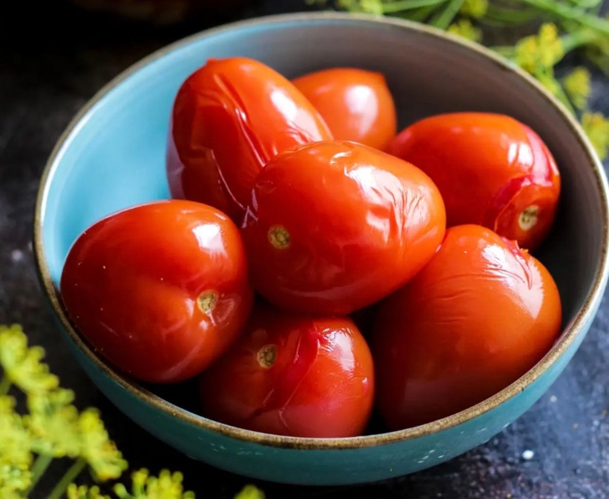 Помидоры малосольные с хреном Помидоры малосольные с хреном