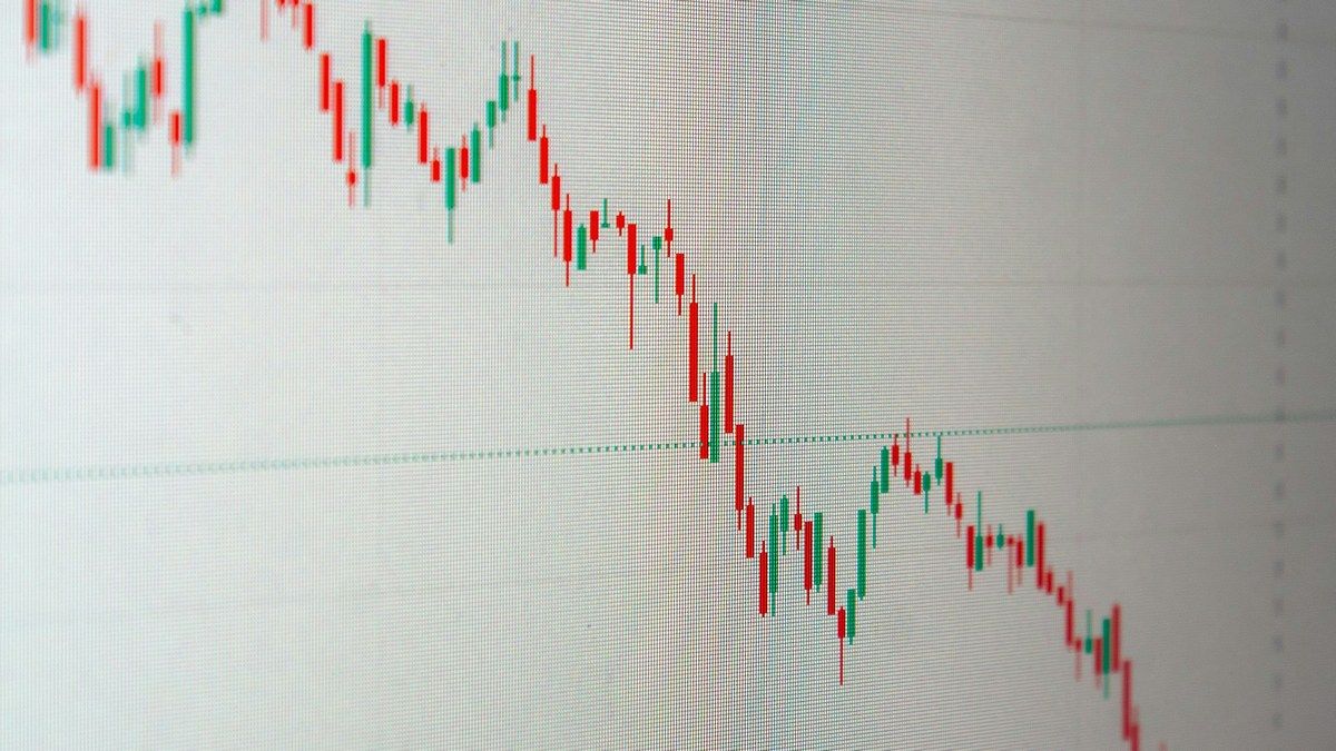 Акции Tesla упали после провального запуска роботакси в Остине Акции Tesla упали после провального запуска роботакси в Остине
