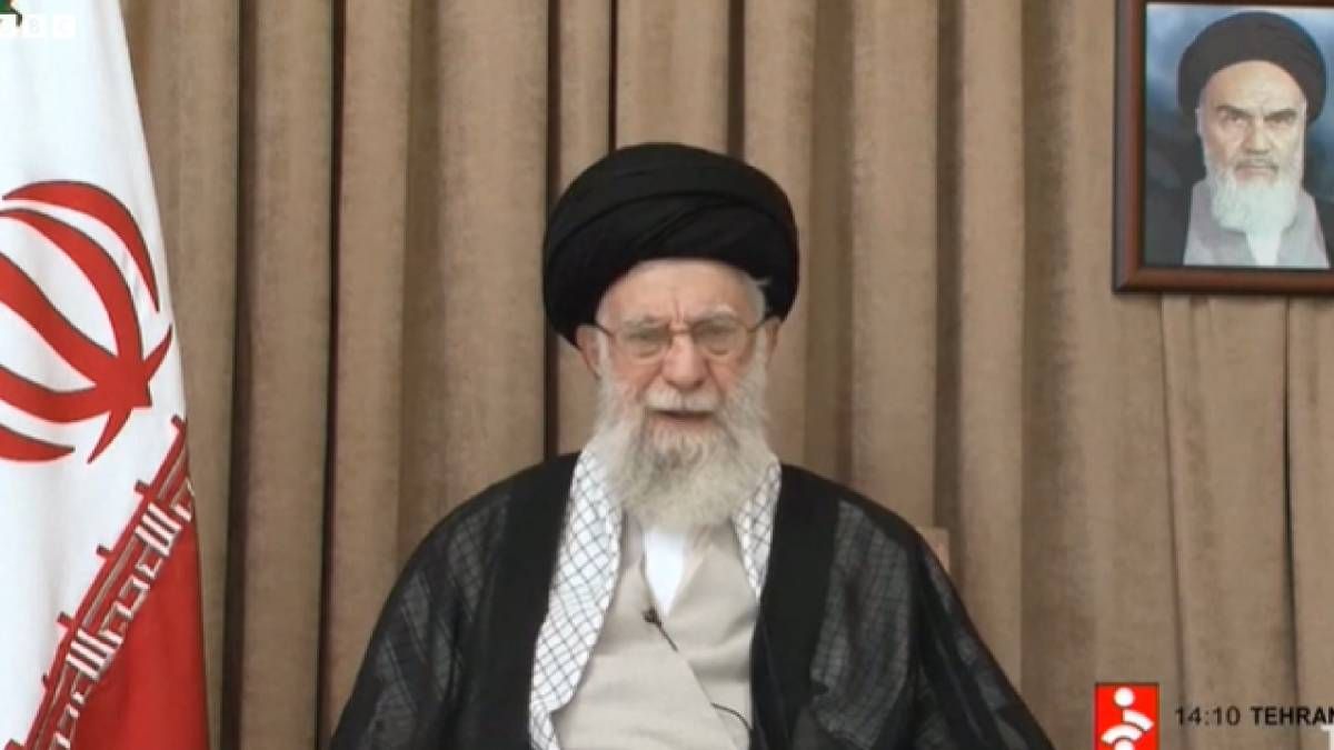 Алі Хаменеї в останньому відеозверненні мав дуже втомлений вигляд Алі Хаменеї в останньому відеозверненні мав дуже втомлений вигляд