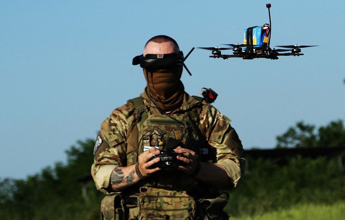 Виробництво дронів в Україні - Умєров сказав, скільки БпЛА поставлять на фронт у 2025 - 24 Канал Виробництво дронів в Україні - Умєров сказав, скільки БпЛА поставлять на фронт у 2025 - 24 Канал