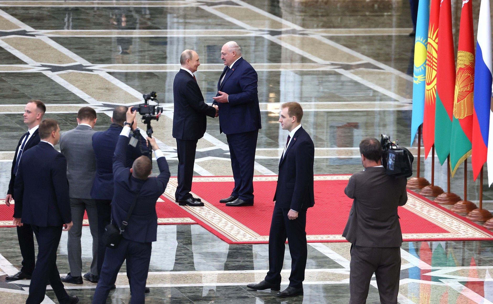 Очільник Кремля Путін зустрівся у Мінську з білоруським диктатором Лукашенком Очільник Кремля Путін зустрівся у Мінську з білоруським диктатором Лукашенком