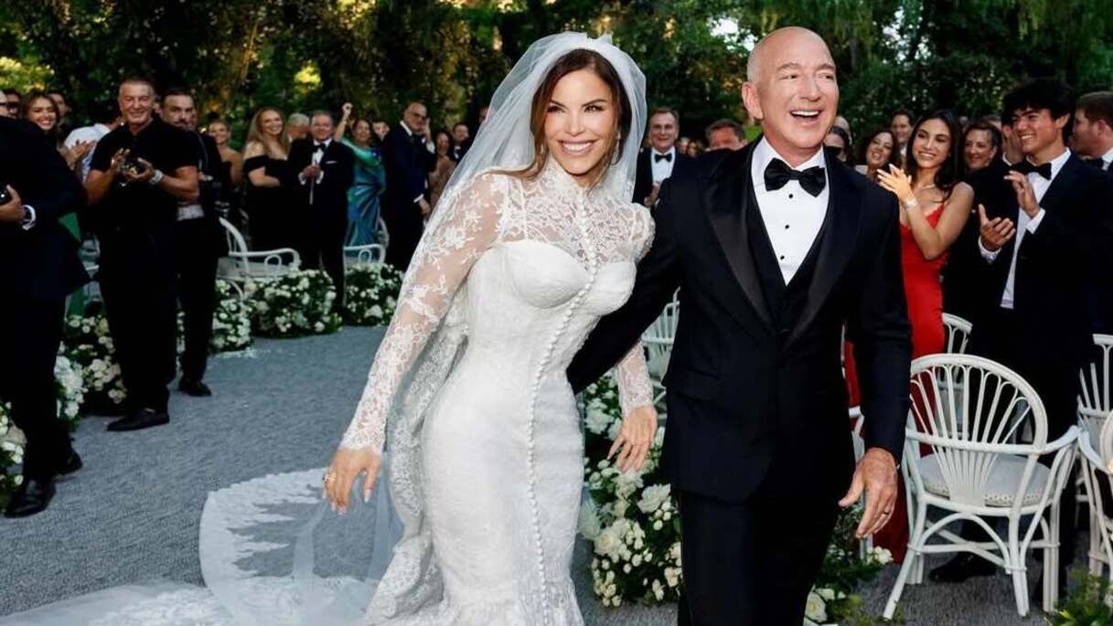 Джефф Безос і Лорен Санчес Джефф Безос і Лорен Санчес