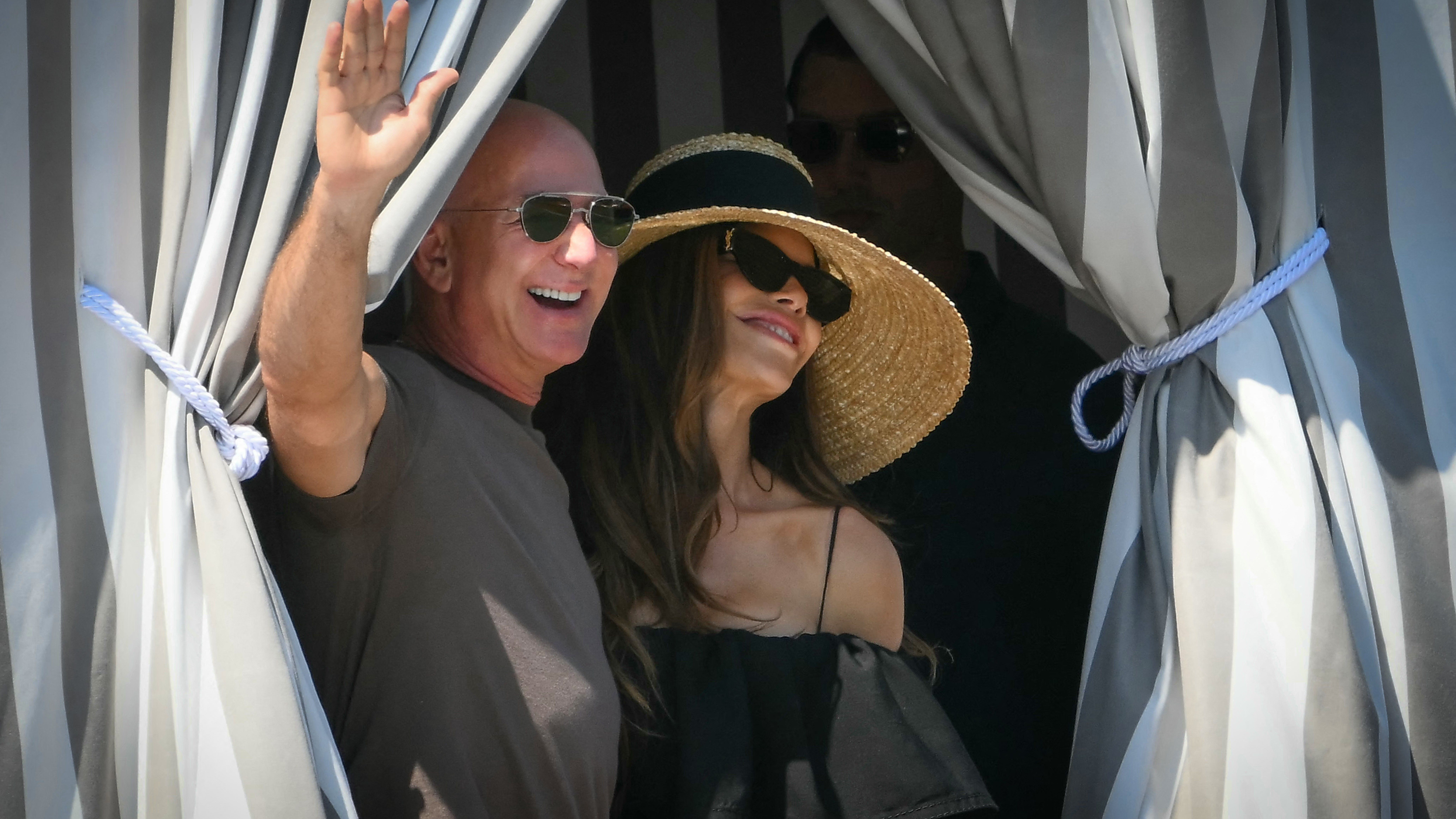 Джефф Безос і Лорен Санчес