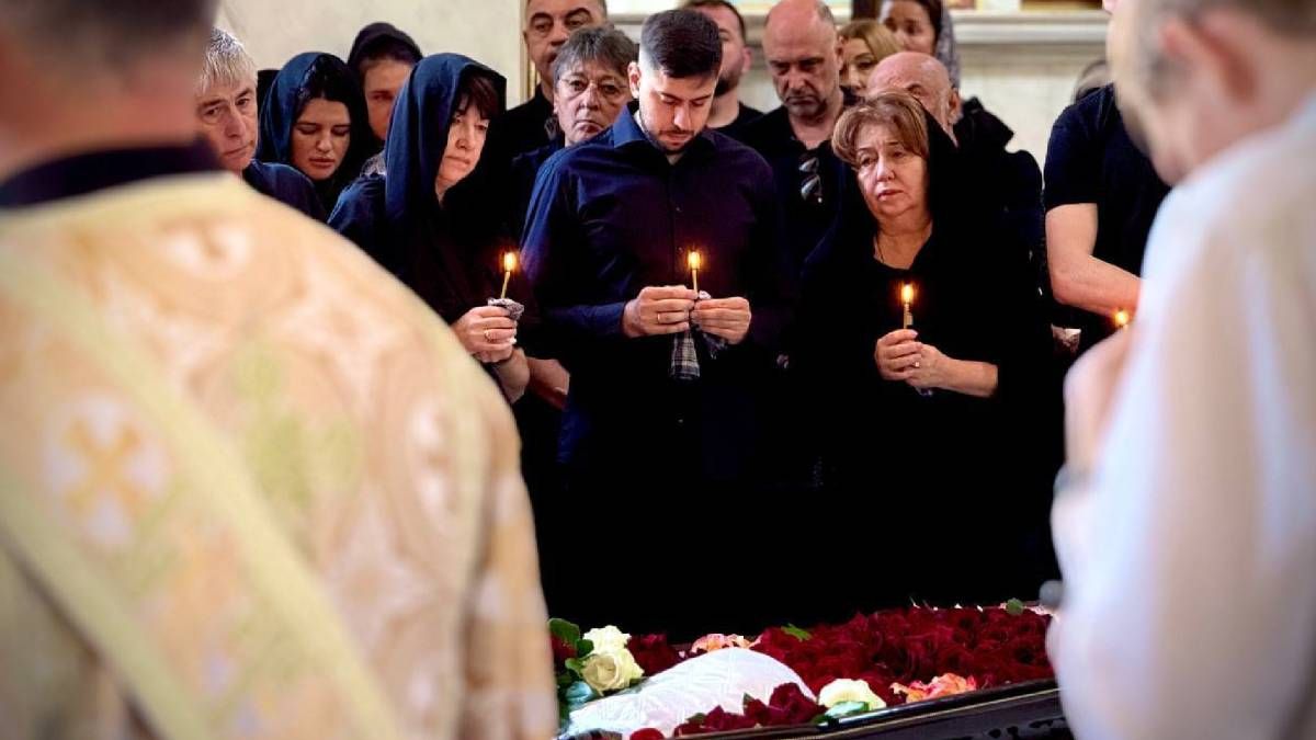 В Одессе попрощались с экс-мэром Боделаном В Одессе попрощались с экс-мэром Боделаном