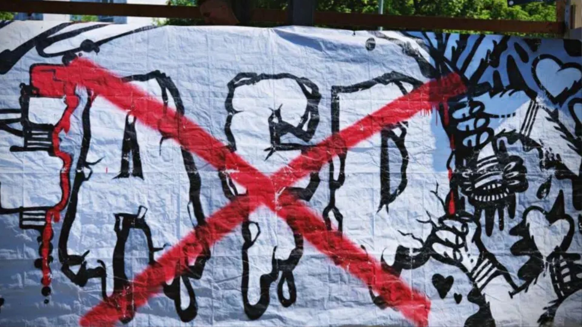 В Германии хотят запретить партию АдГ В Германии хотят запретить партию АдГ