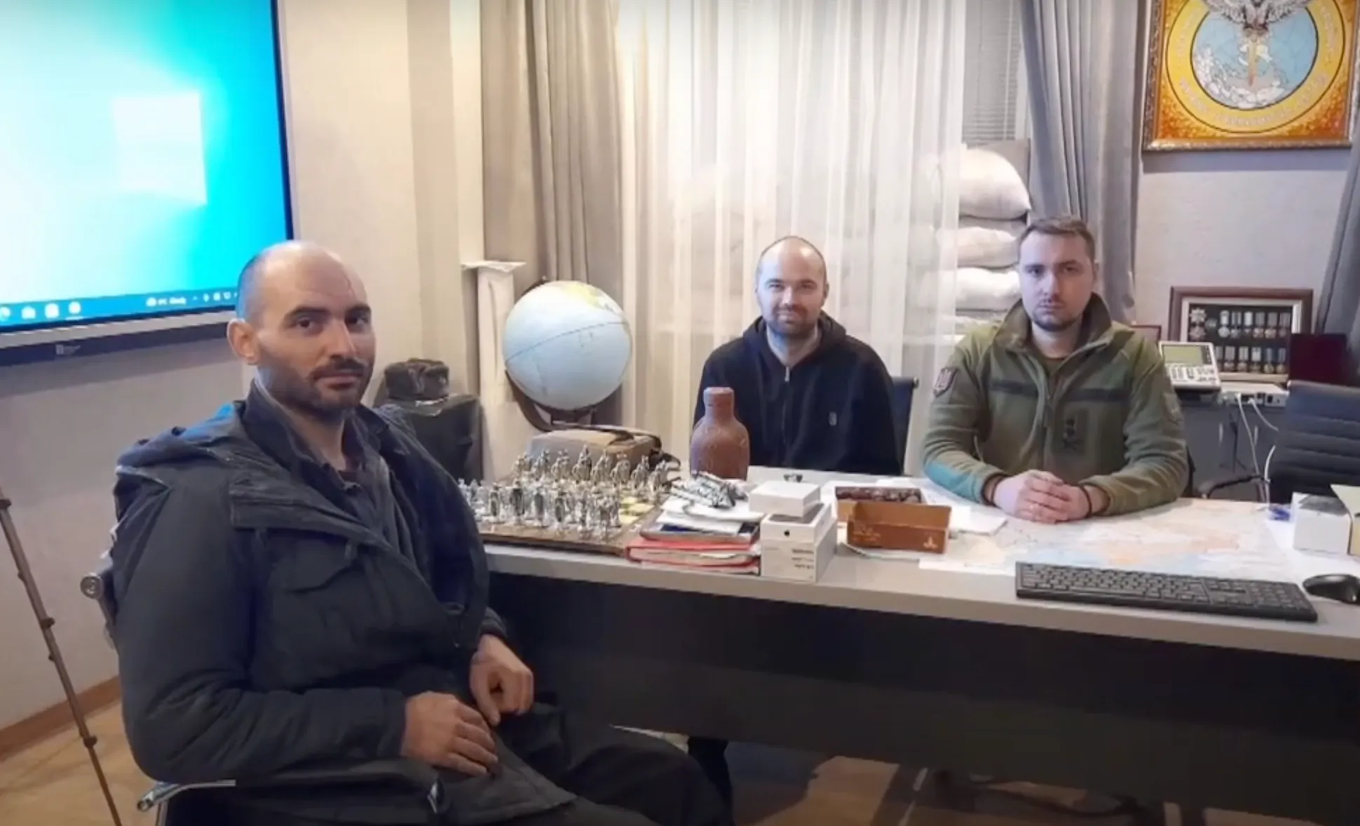 Олексій та Іван у кабінеті Буданова після обміну Олексій та Іван у кабінеті Буданова після обміну