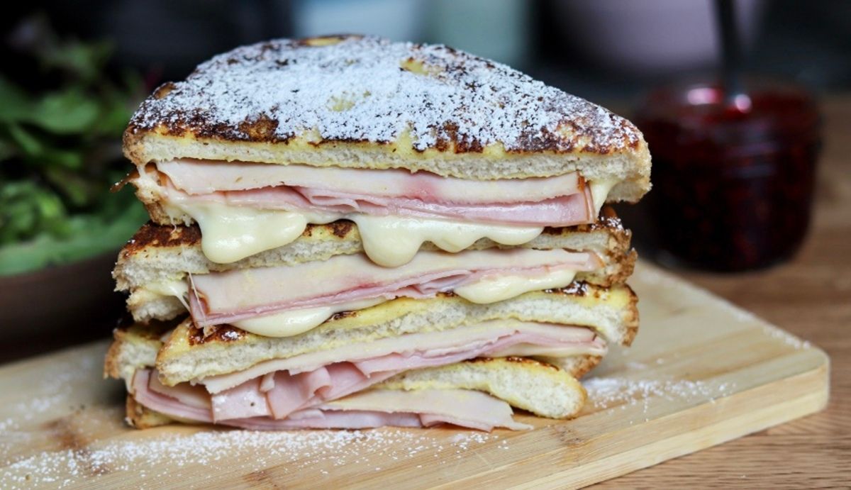 Рецепт многоуровневого сэндвича "Монте-Кристо" Рецепт многоуровневого сэндвича "Монте-Кристо"