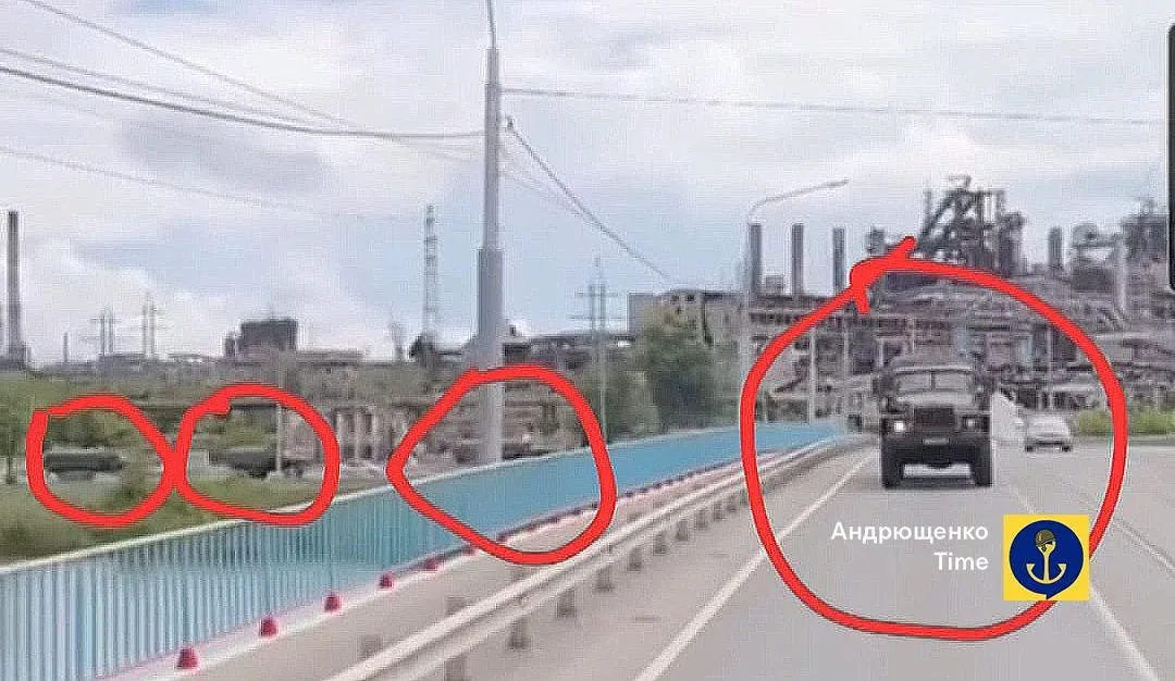 Колонна чеченцев в Мариуполе