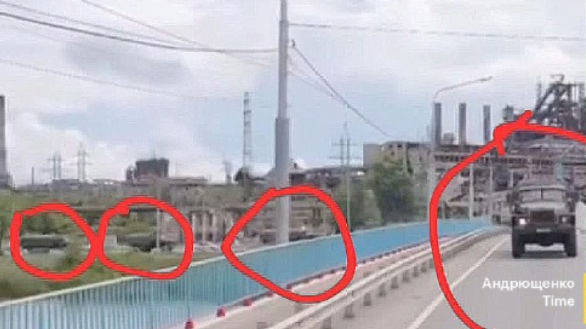 Колонна чеченцев в Мариуполе Колонна чеченцев в Мариуполе