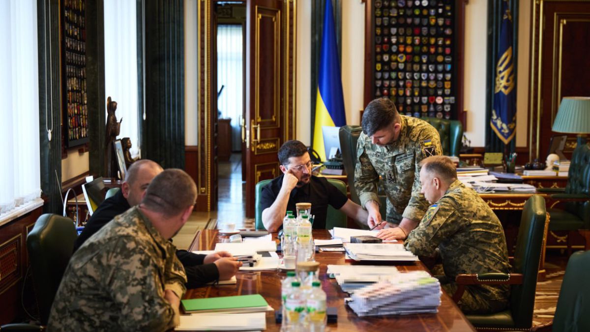 Нарада президента з військовими Нарада президента з військовими