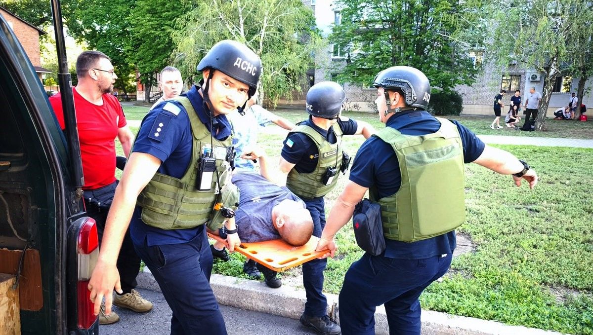 Російські загарбники вдарили по Нікополю 2 липня Російські загарбники вдарили по Нікополю 2 липня